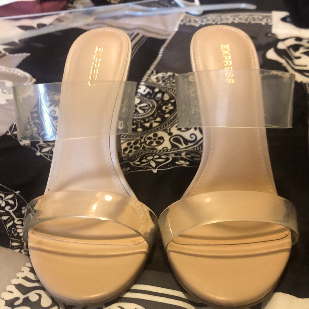 Women's heel shoe